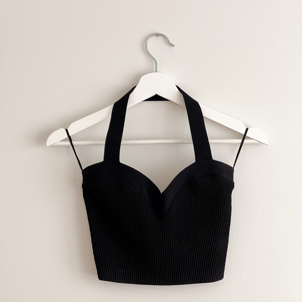 Babaton Sculpt Halter Ribber Tank | Size S